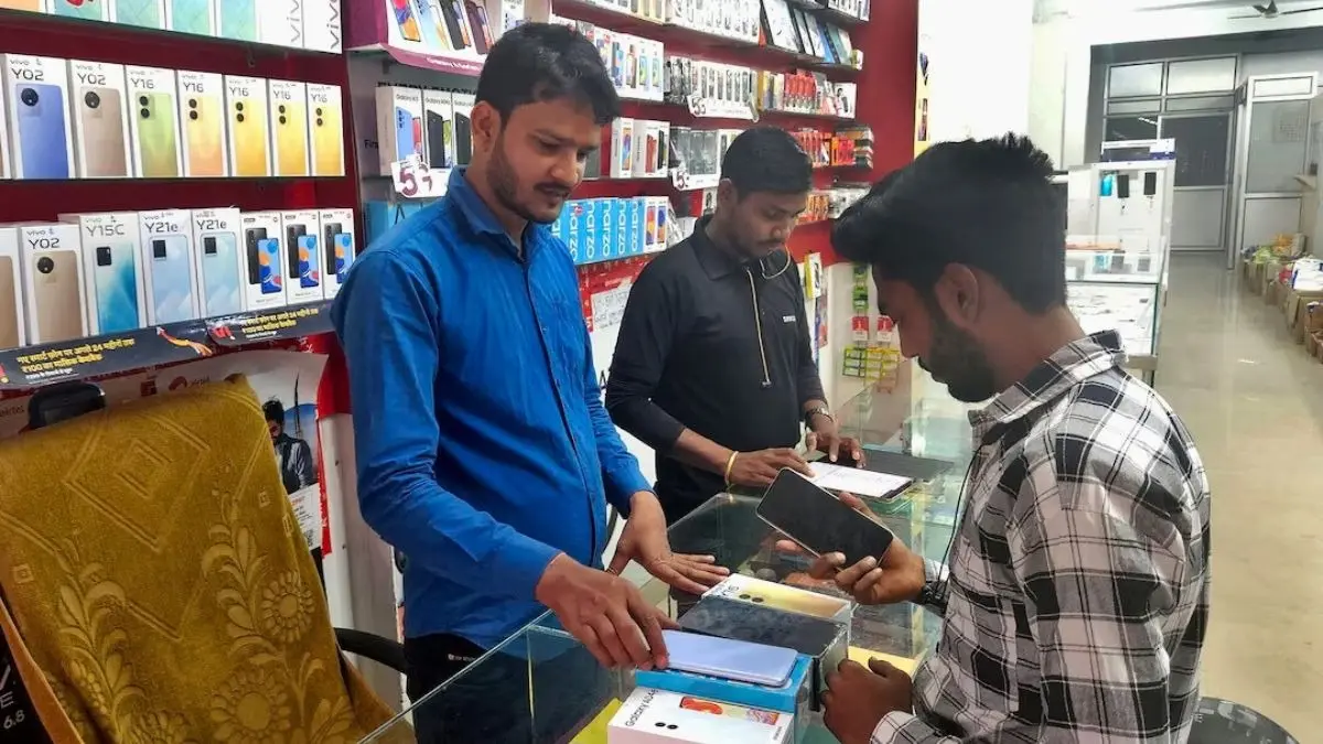 Union Budget 2026: Smartphone Industry Hopes for Deep Localisation in Manufacturing smartphones