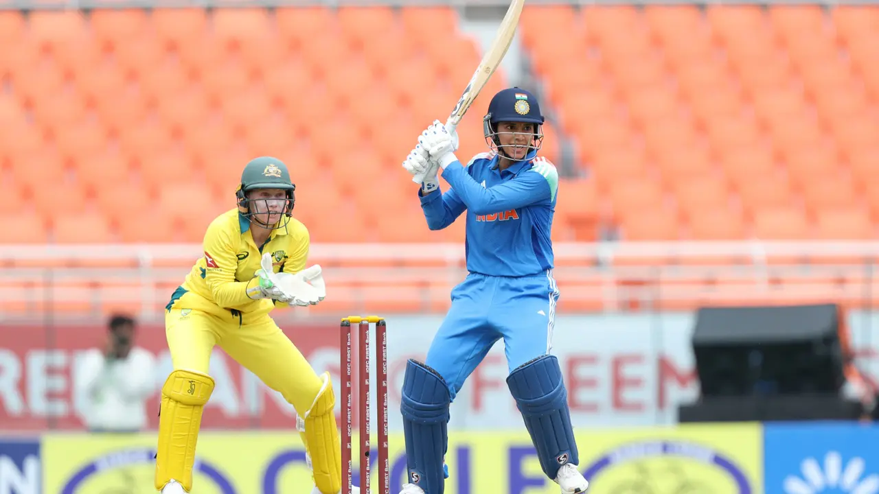 Smriti Mandhana and Alyssa Healy during IND vs AUS three-match ODI game
