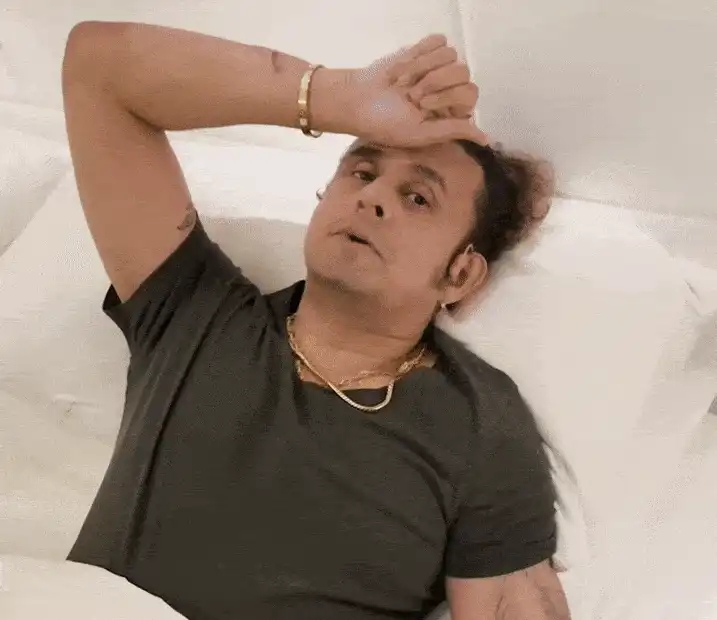 Sonu Nigam suffers severe back pain