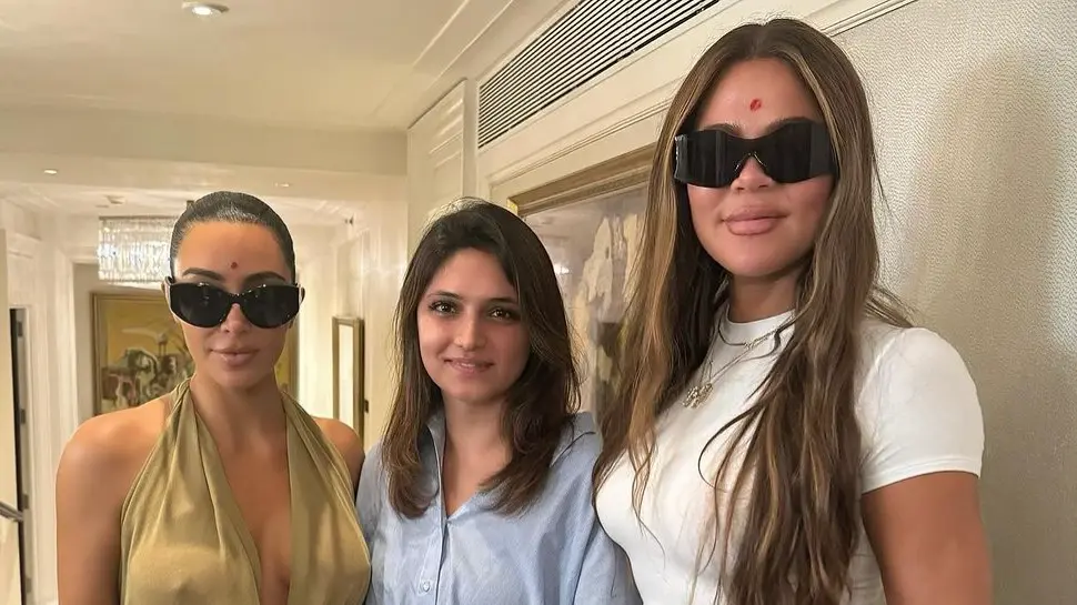 Kim Kardashian Wears Tilak Upon Arrival In India, Gets A Taste of Desi Hospitality With Sister Khloe Kim and Khloe Kardashian