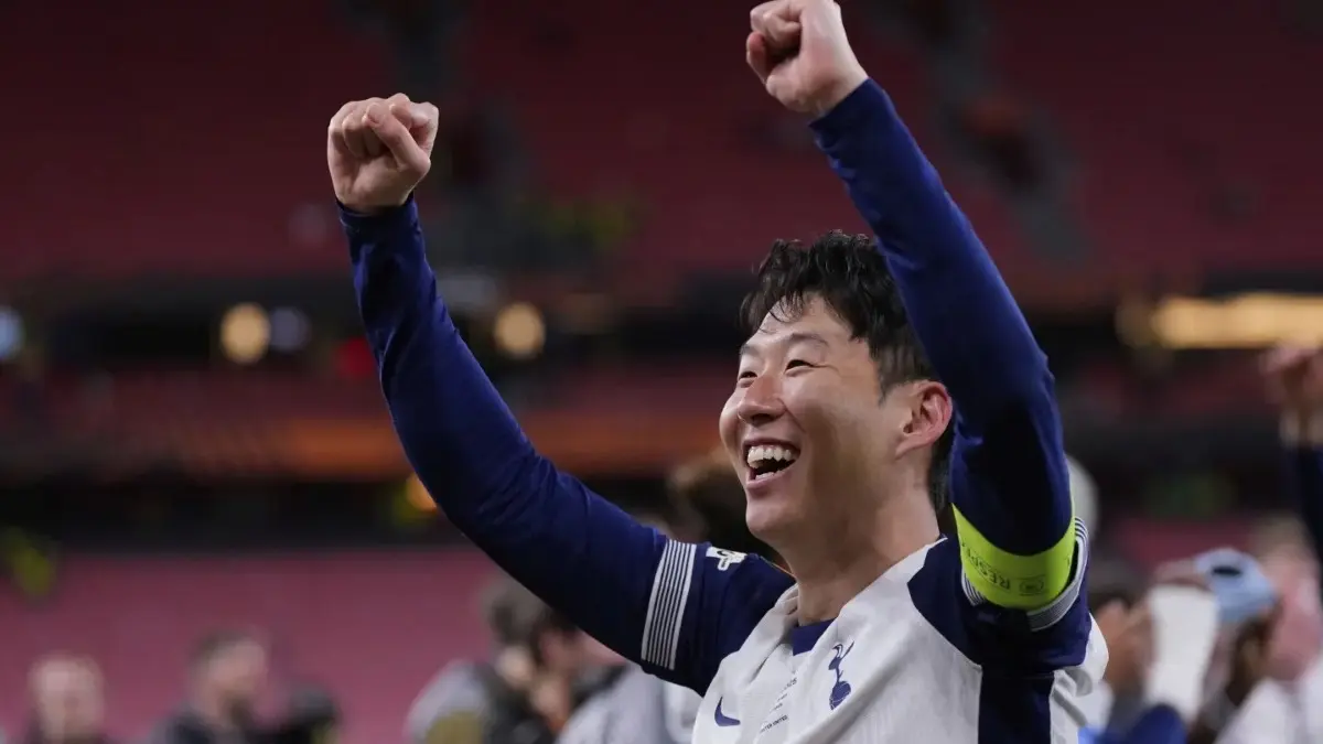 Son celebrates Tottenham's win