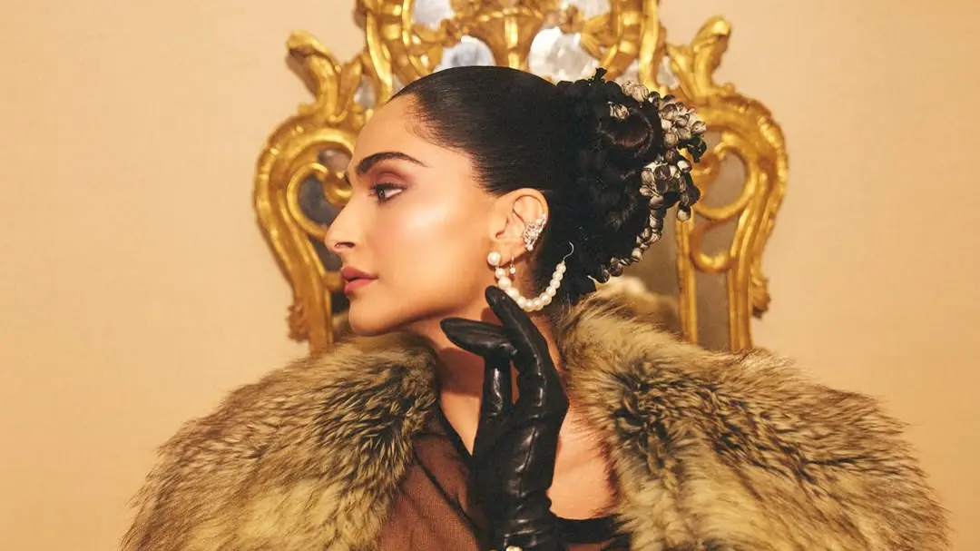 A Hint Of Drama: Fans Can’t Stop Talking About Sonam Kapoor’s ‘Kala Gajra’ Look In Paris Sonam Kapoor's 'Kala Gajra'.