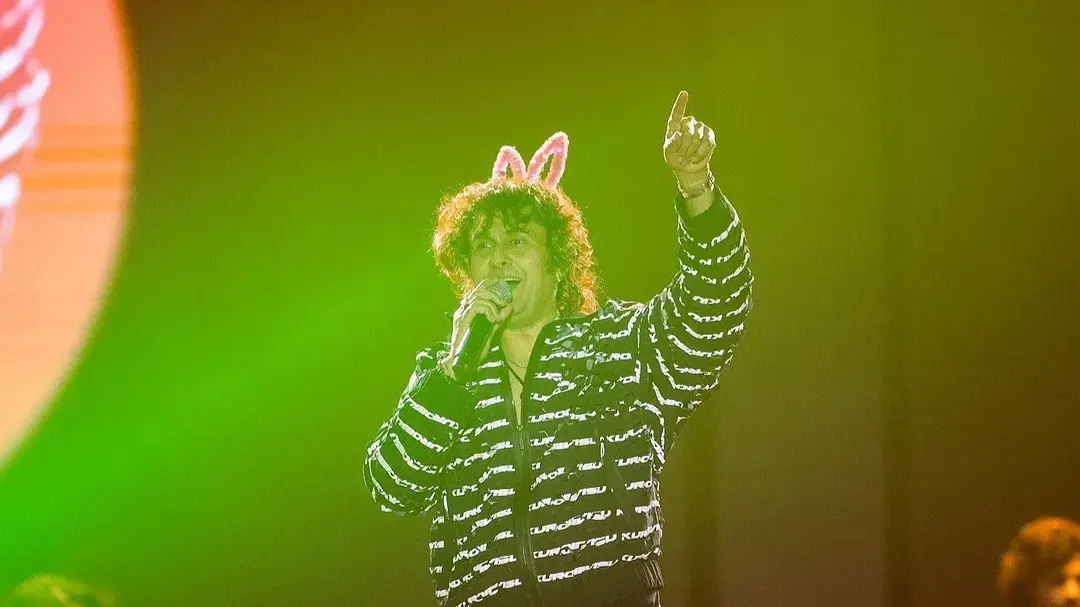 Sonu Nigam Reveals Vape Thrown On Stage During DTU's Engifest, Injures His Team Member Subhankar: It Hit His Chest Sonu Nigam at DTU's Engifest