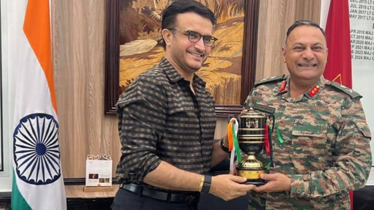 Sourav Ganguly and Major General Moghe