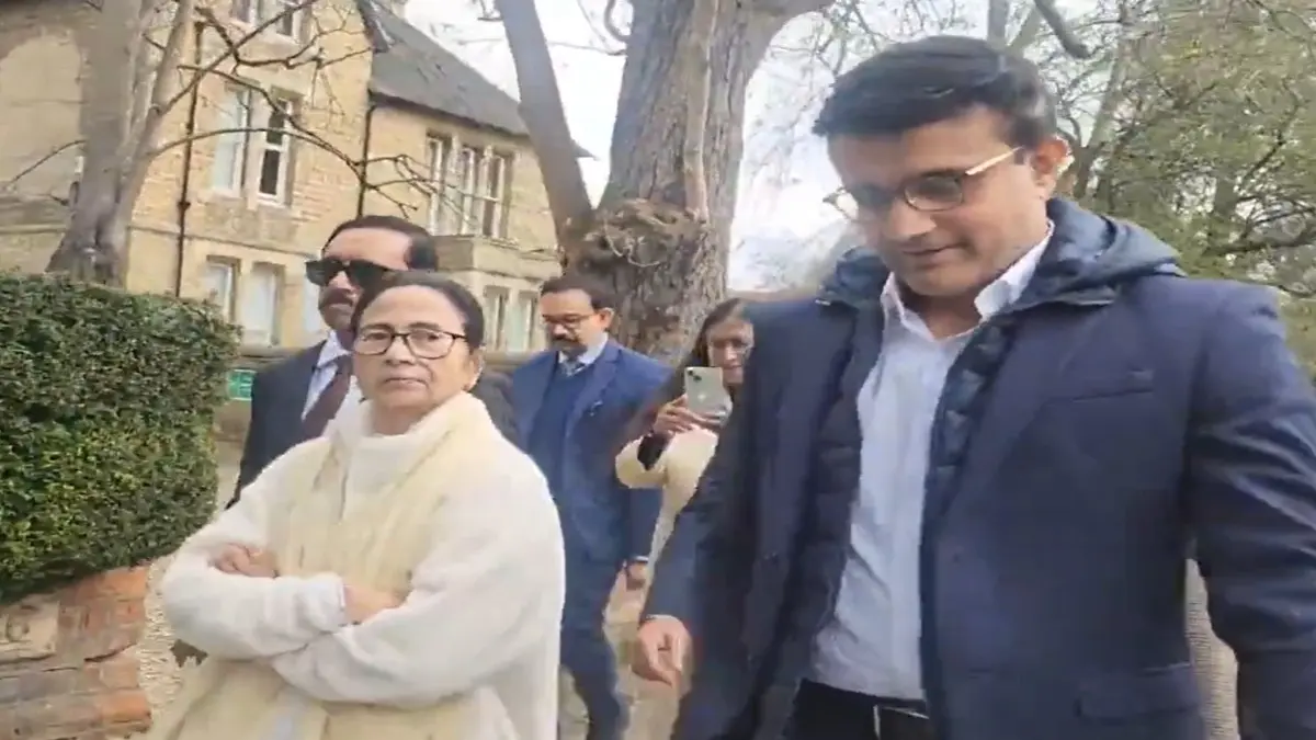 Sourav Ganguly and Dona With Mamata Banerjee In UK, Internet Abuzz After Pics Surface Sourav Ganguly and Mamata Banerjee