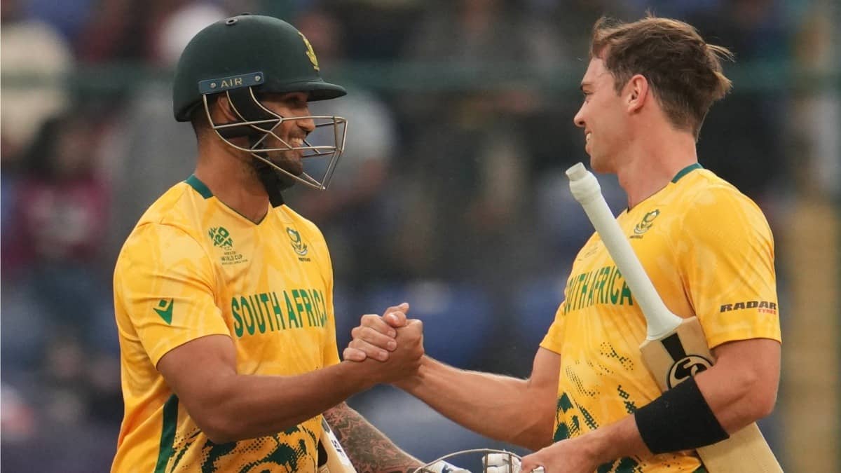 South Africa's Jason Smith and Tristan Stubbs celebrate after winning against UAE in the T20 World Cup 2026