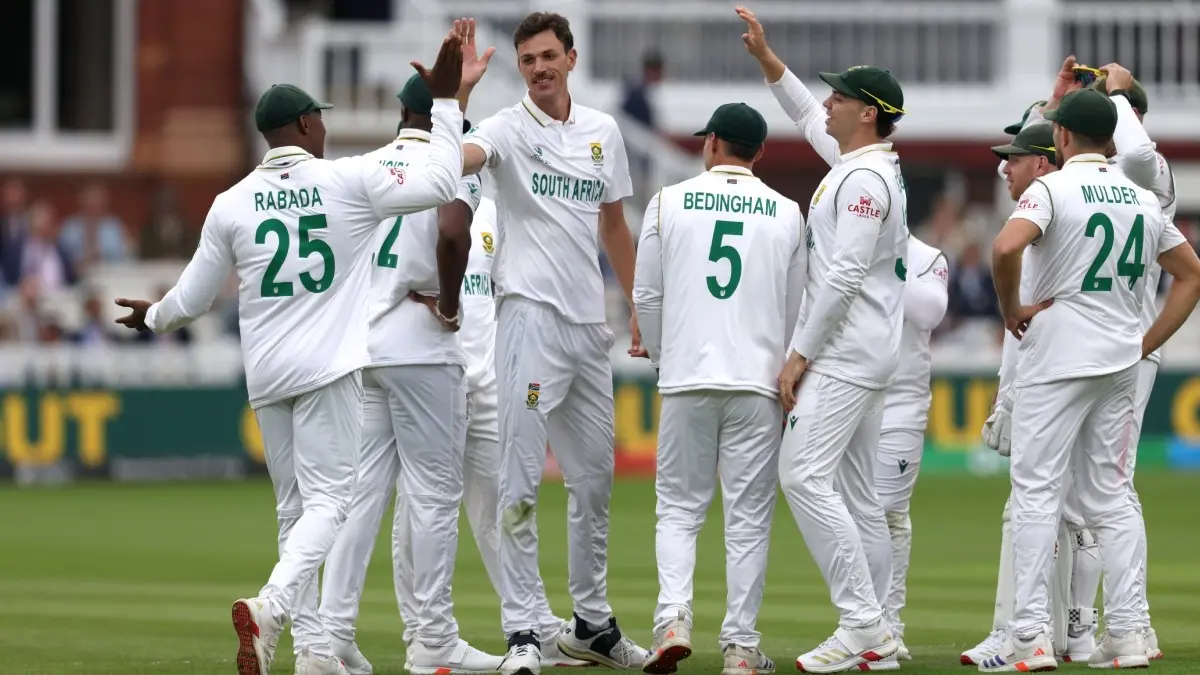 Test Cricket Should be Reduced to 4 Days? Aakash Chopra Controversial Question After 14 Wickets Fall on Day 1 of ICC WTC 2025 Final South African team celebrate an Australian wicket