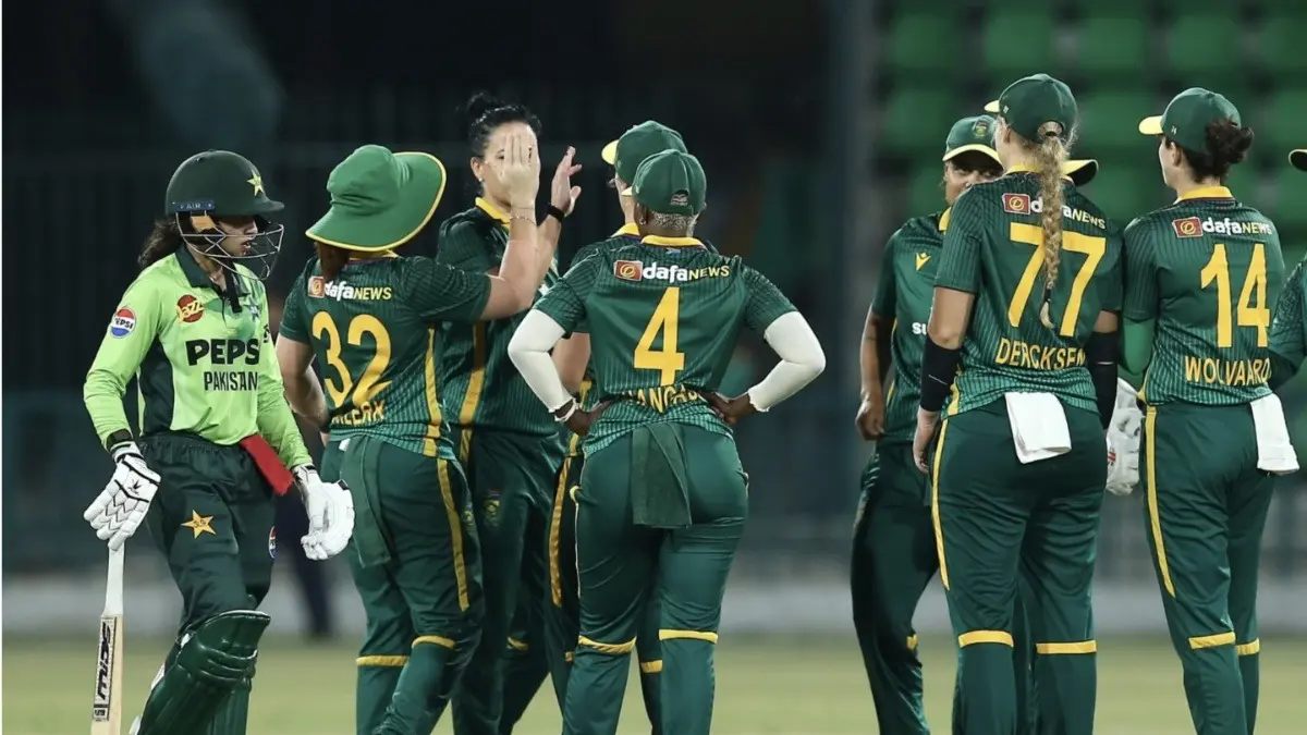general South African Women players celebrating after picking a wicket against Pakistan