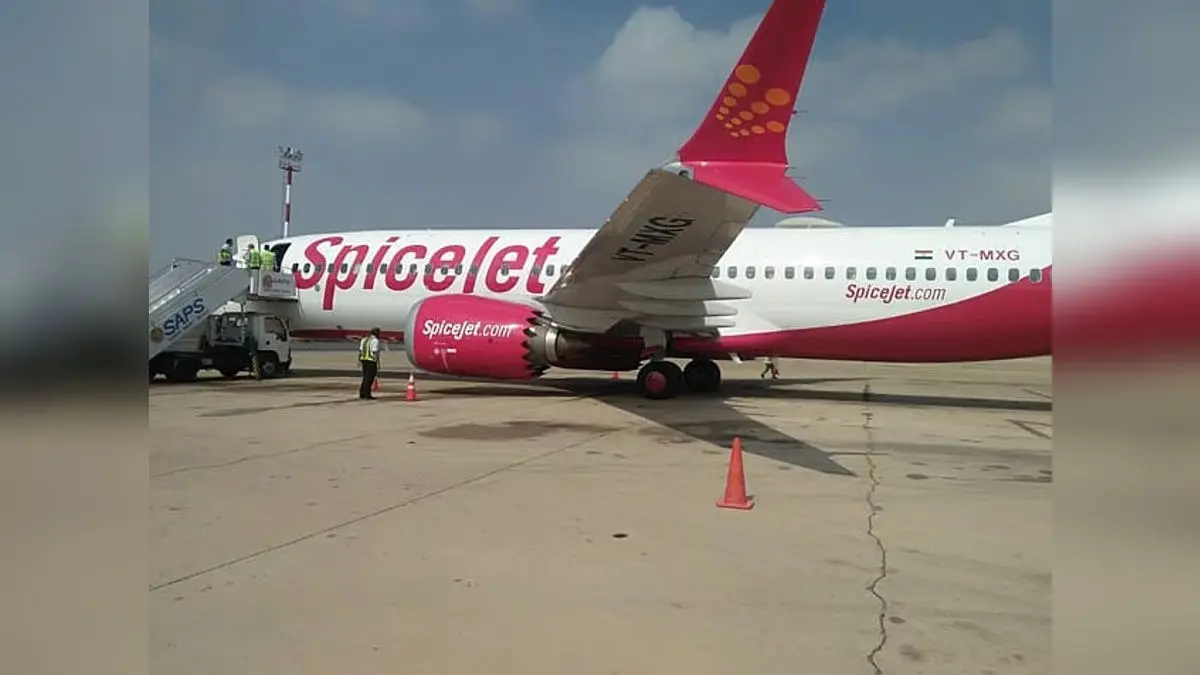 SpiceJet Adds Extra Mumbai Flights as Indigo Disruptions Leave Travellers Stranded