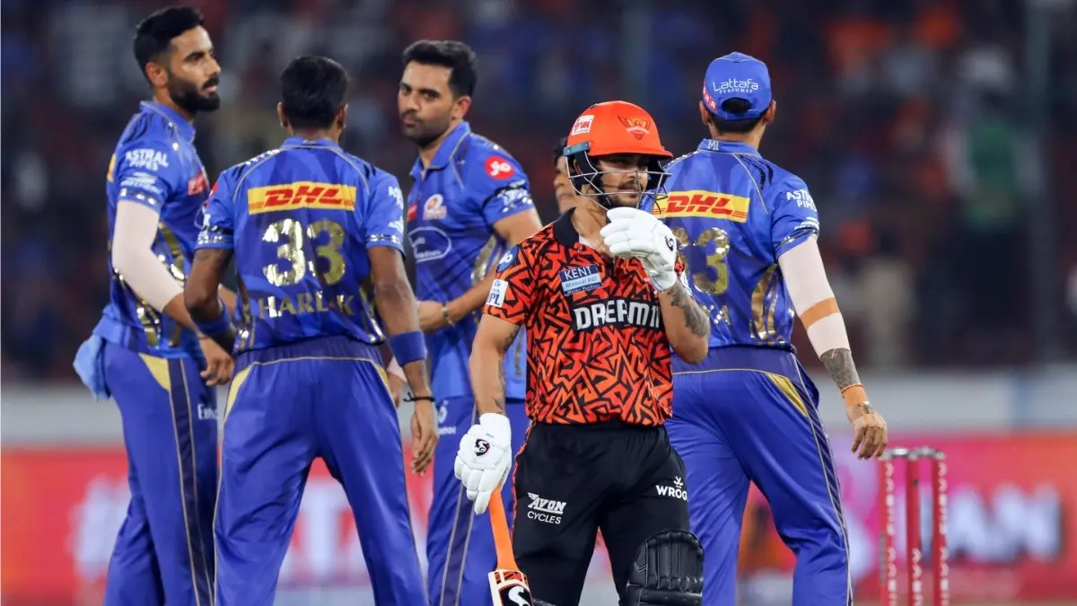 SRH batter Ishan Kishan walks off the crease after bizarre dismissal against MI