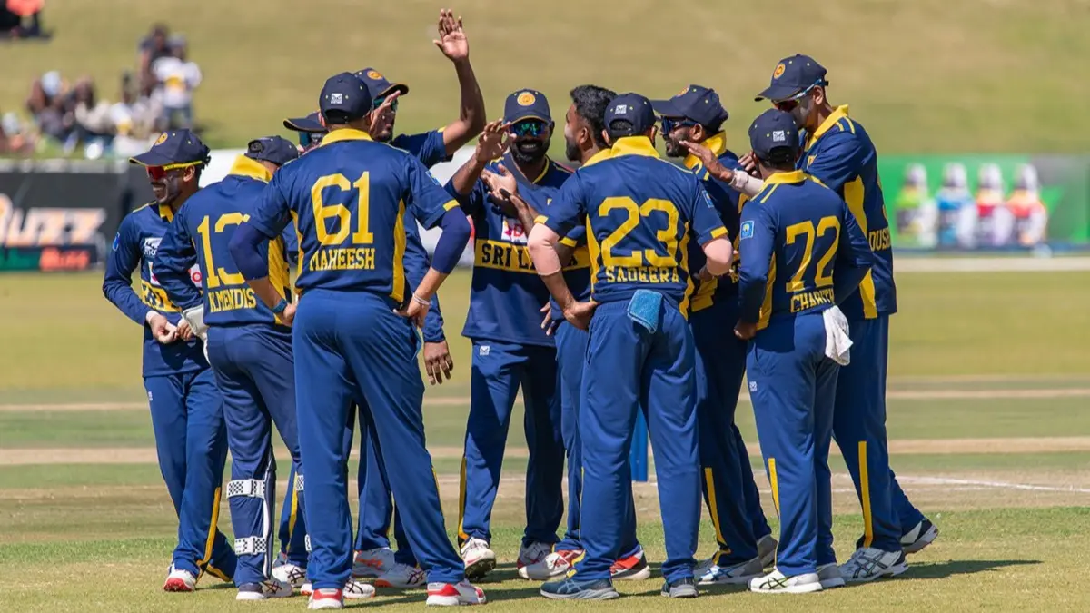 Sri Lanka players celebrate a wicket