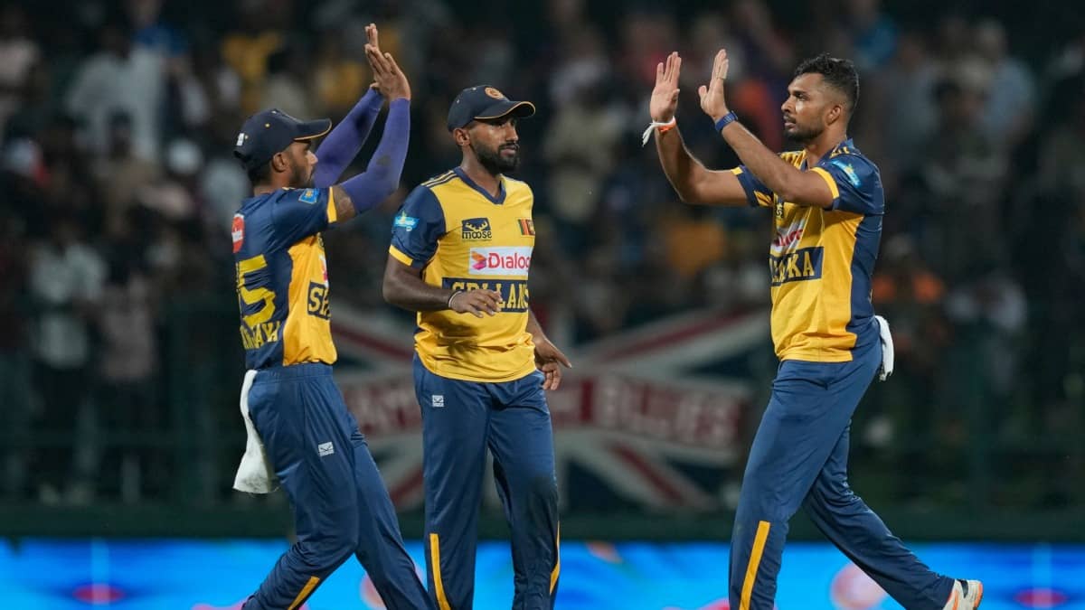 Sri Lanka crickters celebrate a wicket