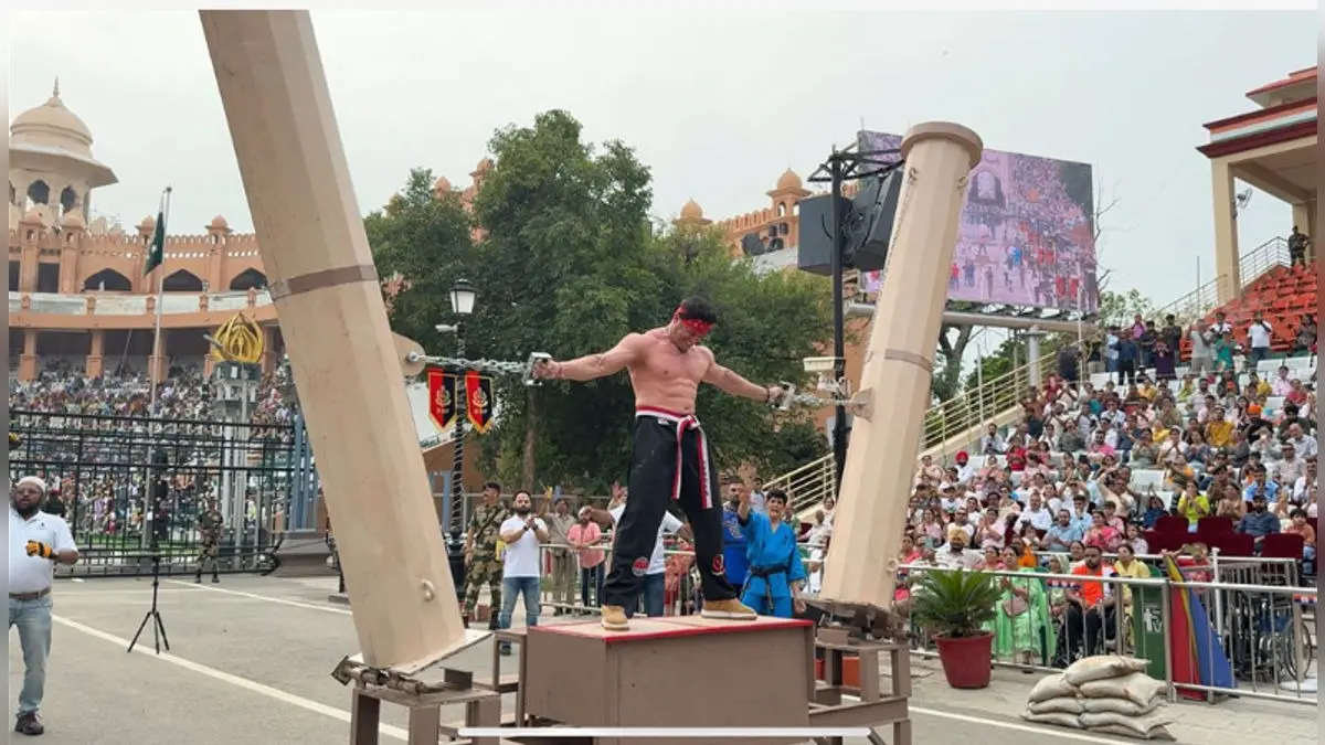 'Steel Man of India' Breaks Yet Another Record with Incredible Display of Brute Strength 'Steel Man of India' breaks yet another record with incredible display of brute strength
