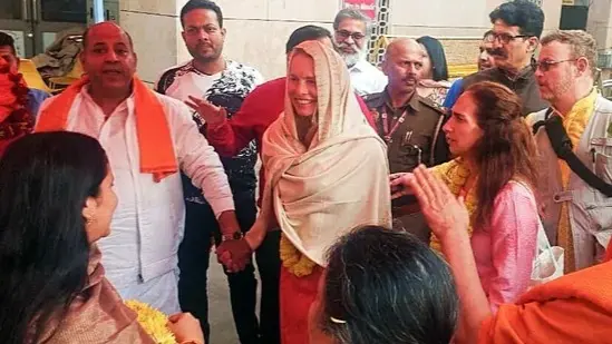 Steve Jobs' Wife Laurene Powell Gets Hindu Name 'Kamala' Ahead of Maha Kumbh Visit Steve Jobs' Wife Gets Hindu Name 'Kamala' Ahead of Maha Kumbh Visit