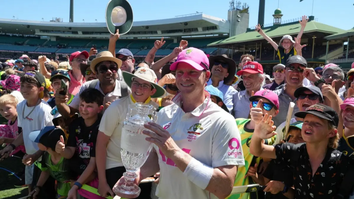 Steve Smith celebrates Ashes win