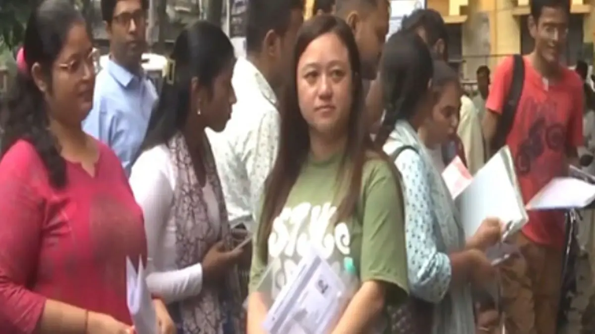 Students outside the SSC exam venue