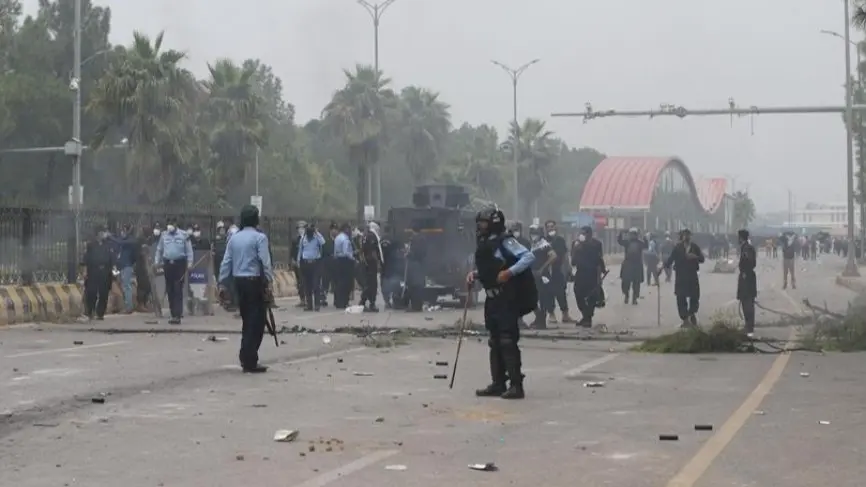 Suicide Bomber Targets Political Protest Rally of BNP Leader in Balochistan Suicide Bomber Targets Political Protest Rally in Balochistan