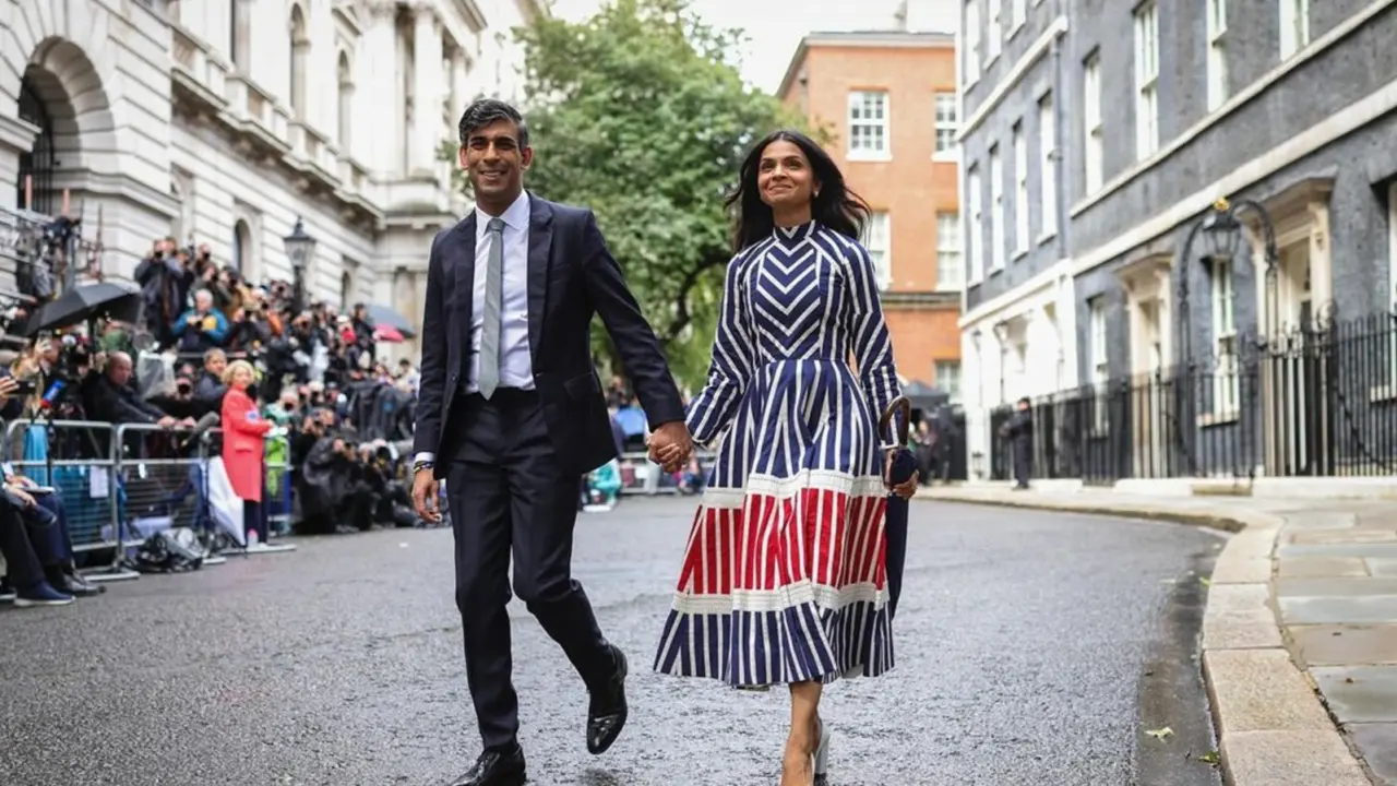 Rishi Sunak's wife Akshata Murthy dress steals limelight