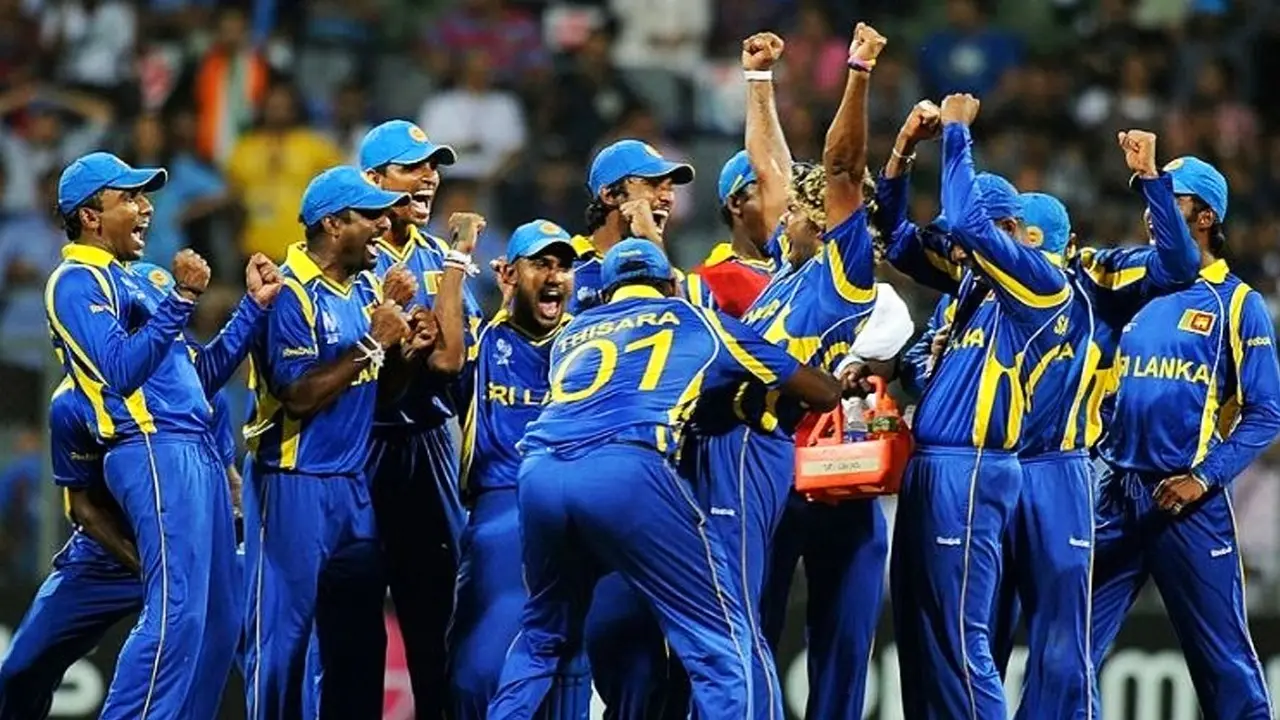 suraj randiv played world cup now drive bus