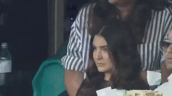 Anushka Sharma's Reaction To Virat Kohli's Performance Slump Is A Viral Meme, Internet Has A Field Day With Wife Jokes Anushka Sharma viral meme