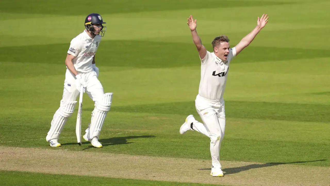 Surrey wins English County Championship cricket title for third straight year Surrey wins English County Championship cricket title for third straight year