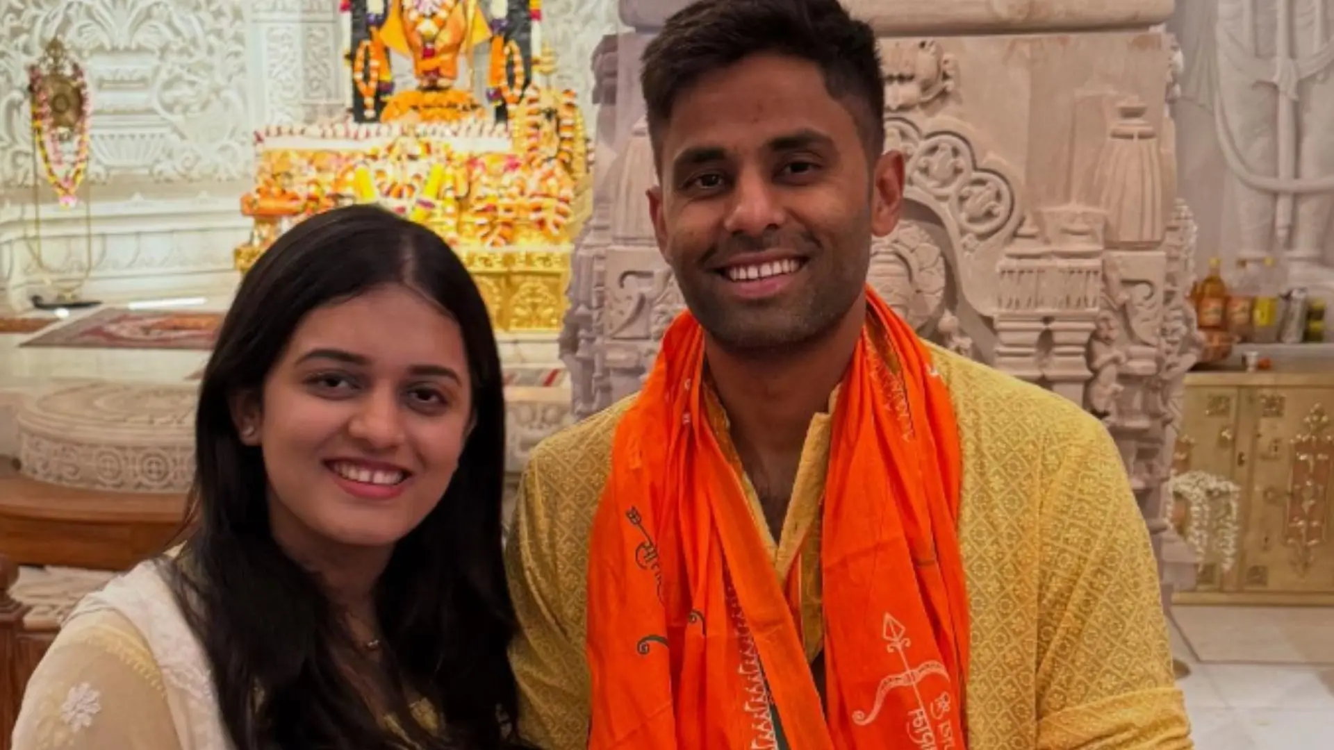 Suryakumar Yadav visit ayodhya takes blessing of ramlala with his wife before mi vs lsg match