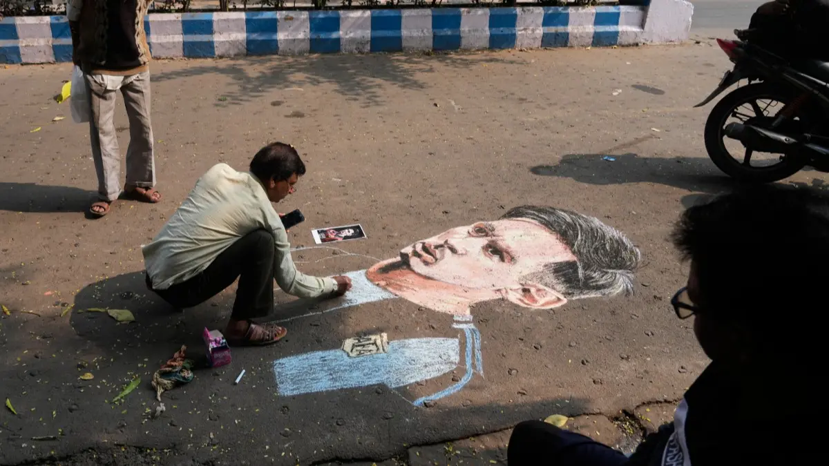 Lionel Messi Mania Takes Over Streets Of Kolkata, Artist Draws World Cup Winner's Portrait Ahead Of His India Arrival Swapan Das, Lionel Messi