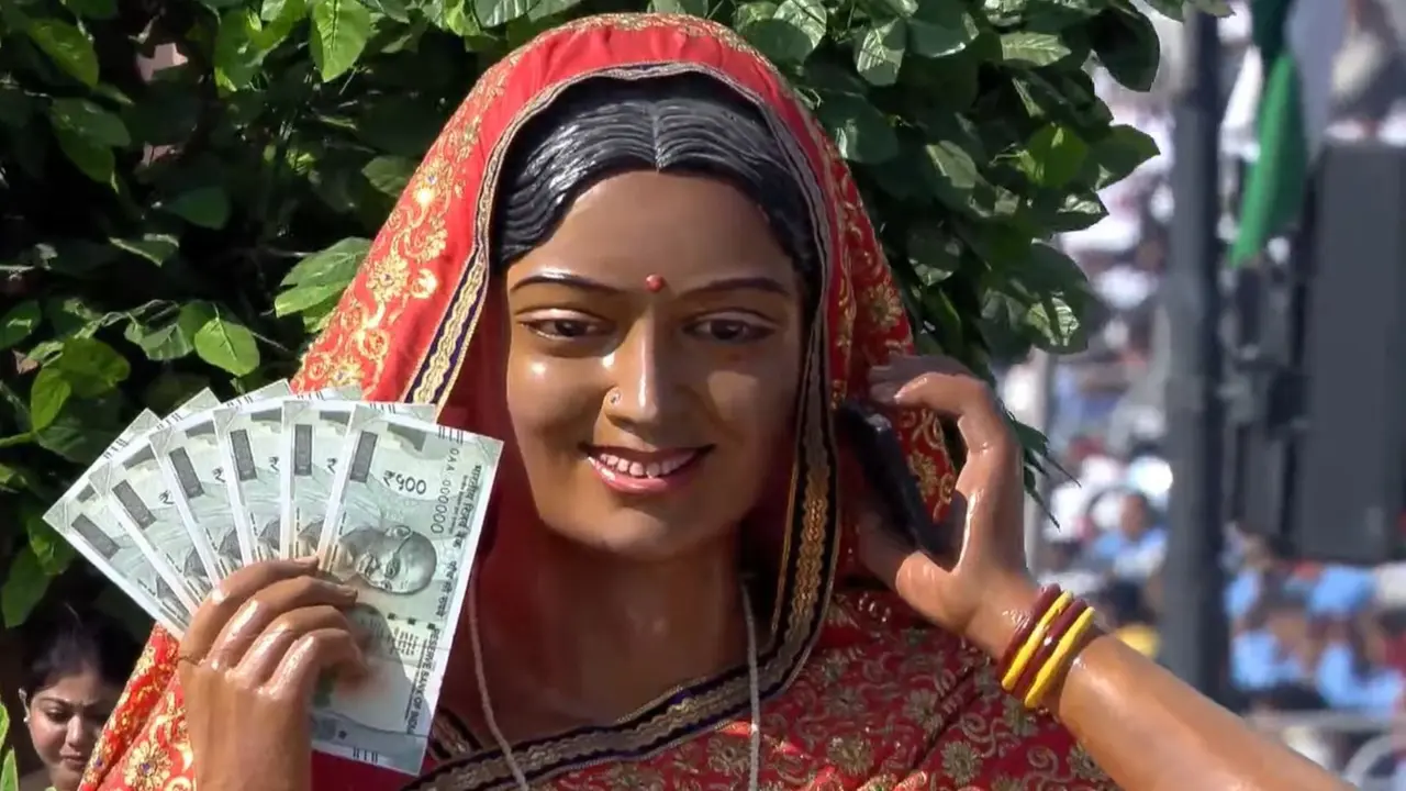 ग्रामीण विकास मंत्रालय की झांकी में दिखी ‘लखपति दीदी’ योजना की झलक Tableau of Rural Development Ministry