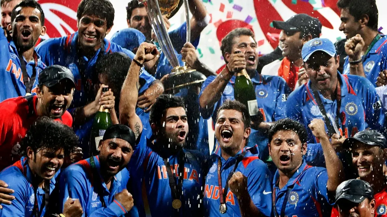 'Glory Of Billion Dreams': IPL Franchises Join ICC In Celebrating The 14th Anniversary Of IND's Iconic 2011 ODI WC Win Team India celebrate ODI World Cup win