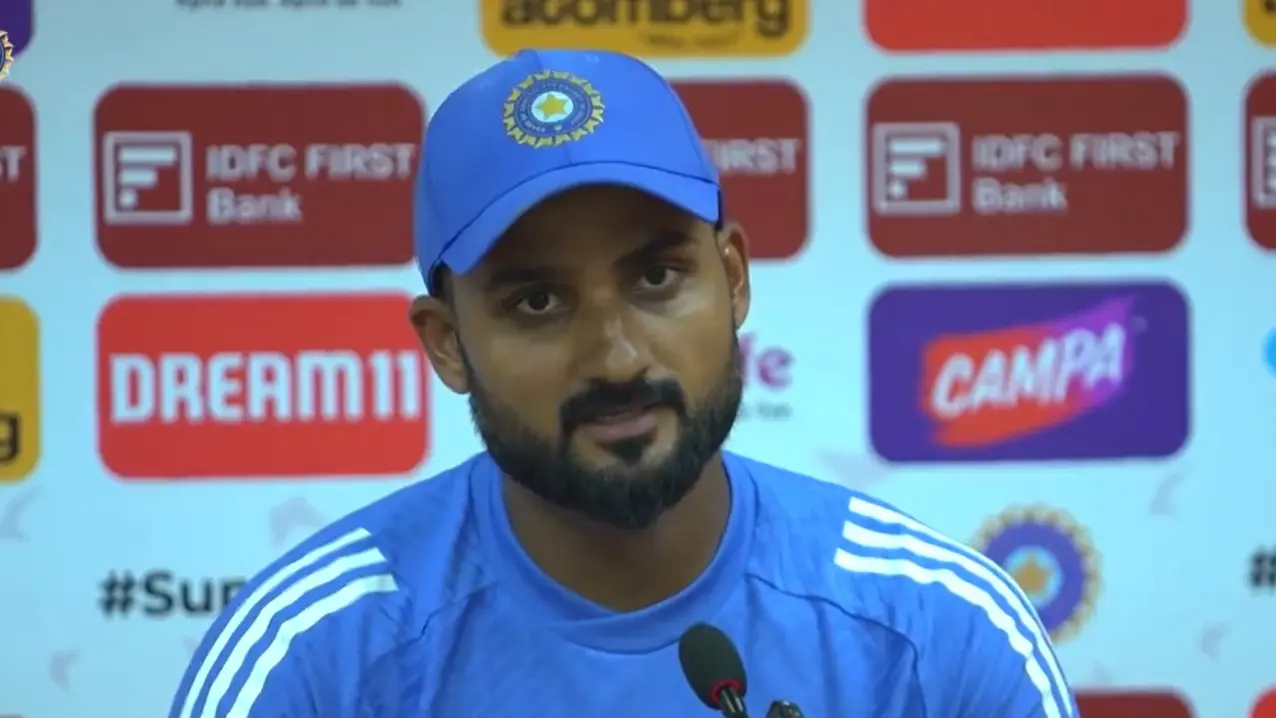 team india new star fast bowler akashdeep called rohit kohli god of cricket