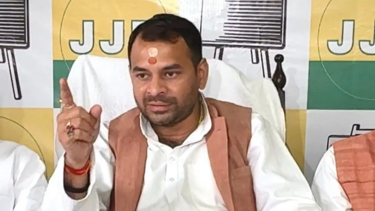 Bihar: लालू-राबड़ी के बाद अब तेज प्रताप यादव ने भी लौटाई अपनी सुरक्षा, सम्राट सरकार को दी चेतावनी, तैनात था केवल एक सिपाही Tej Pratap Yadav