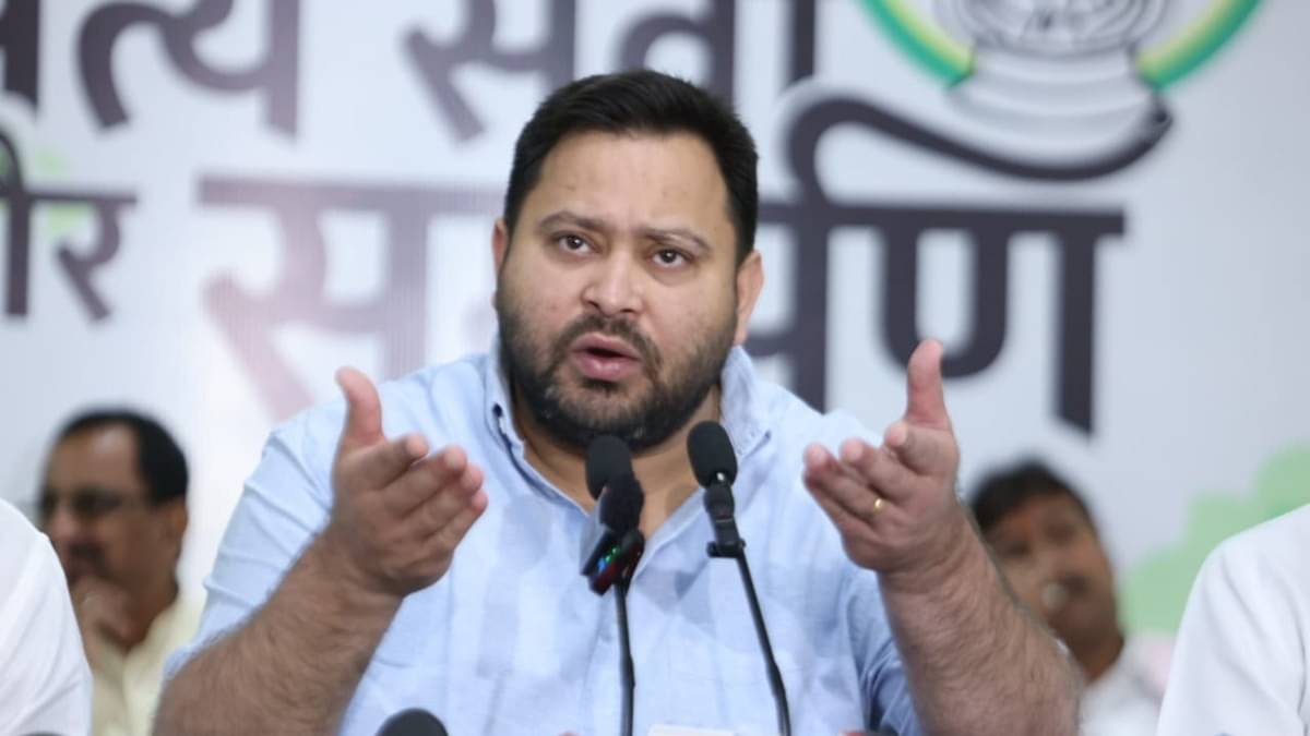 Tejashwi Yadav big announcement big promise to  Jeevika Didis status of government employee salary of 30 thousands