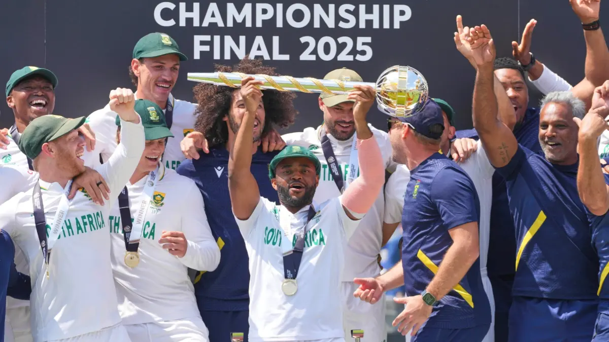 Temba Bavuma lifts the WTC mace