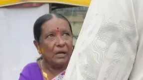'Woman Against Woman': Elderly Woman Screams at Influencer for Wearing Shorts in Bengaluru | Watch The footage has gained over 17,014 likes and reactions, with several people criticizing the elderly woman.