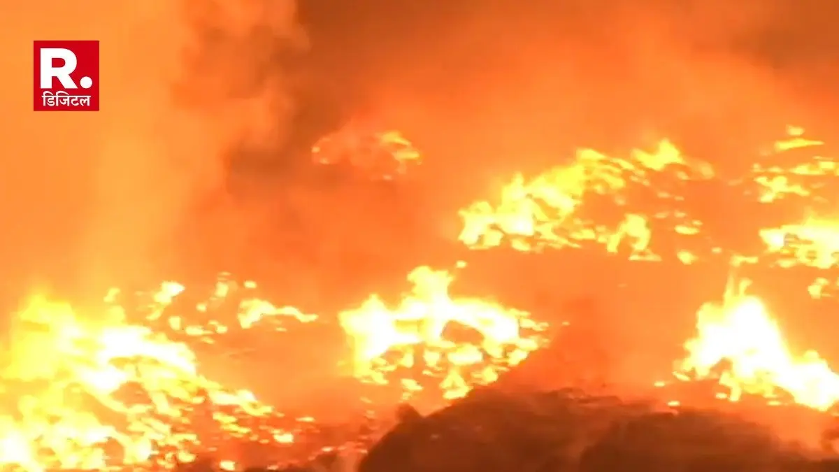 The havoc of fire broke out in a clothes warehouse