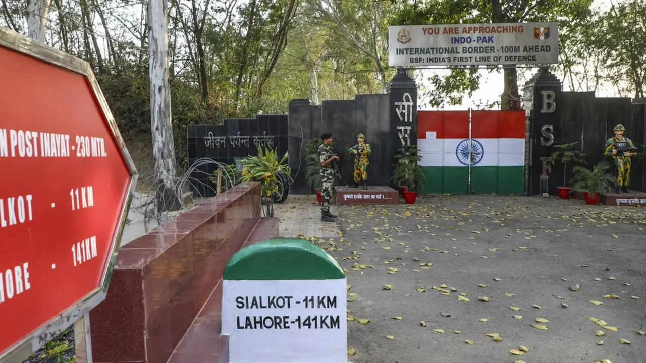 The last date for Pakistanis to return has been extended to 29 April