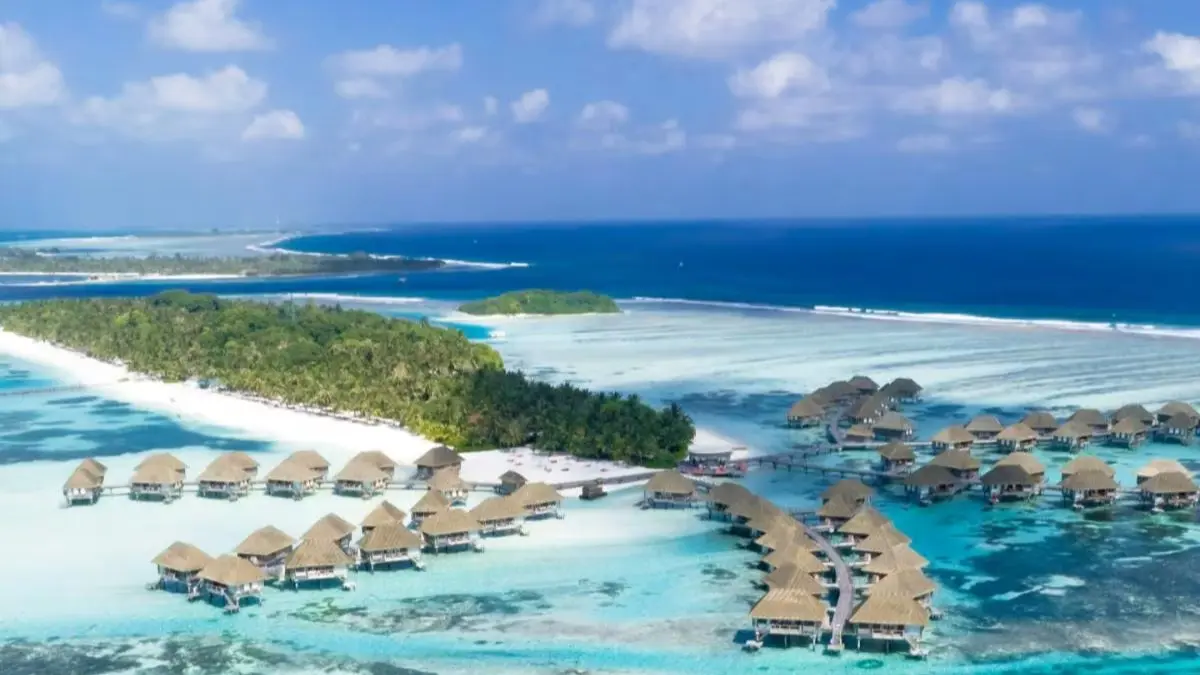 Maldives Sets Target to Woo 3,00,000 Indian Tourists in 2025 The Maldives government has set a target of attracting 3,00,000 Indian tourists in 2025 after their number went from top place in 2023 to sixth in 2024