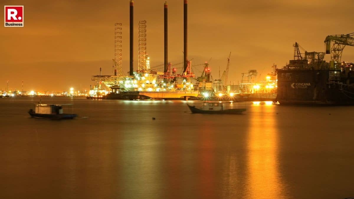 The United States is in "active negotiation" over the sale of Venezuelan oil to India