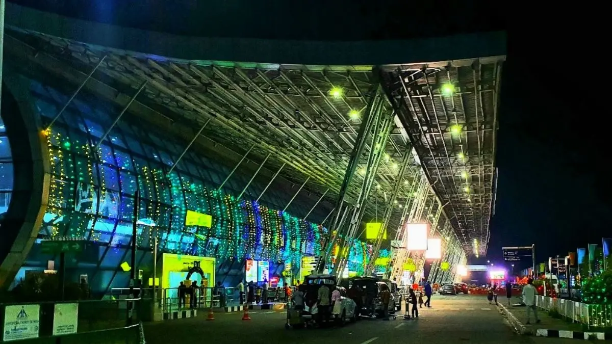 BREAKING | Thiruvananthapuram International Airport Receives Bomb Threat Via Email, Authorities on High Alert Thiruvananthapuram International Airport receive bomb threat via mail