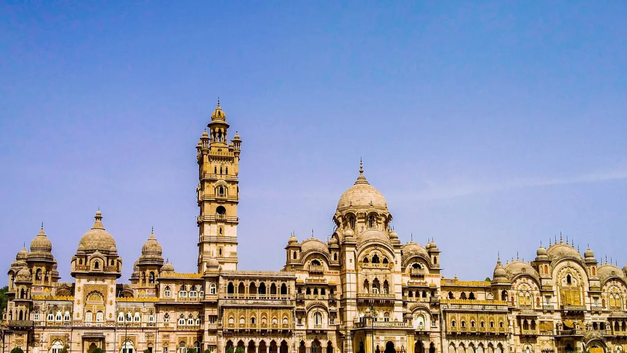 This 500-Acre House In India Is World's Largest, Four Times The Size Of Buckingham Palace