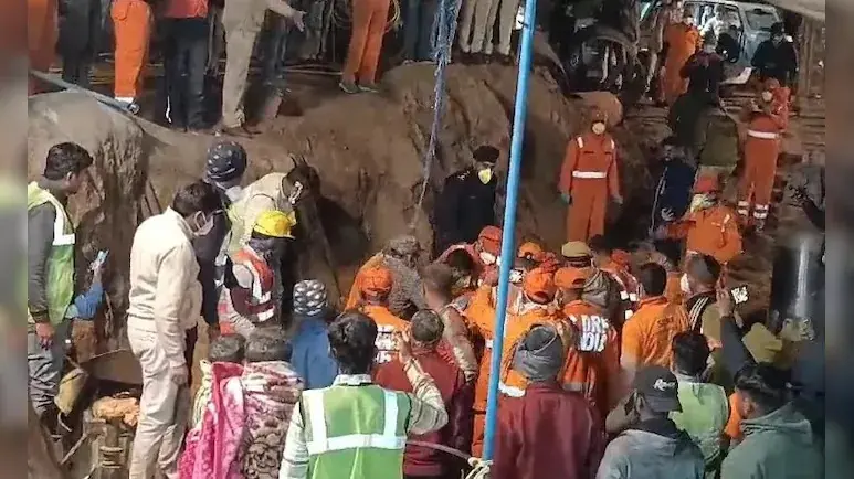 Rescued From Borewell After 10 Days, 3-Year-Old Chetna Dies in Rajasthan Three-year-old girl pulled out of borewell after 10-day rescue operation, dies