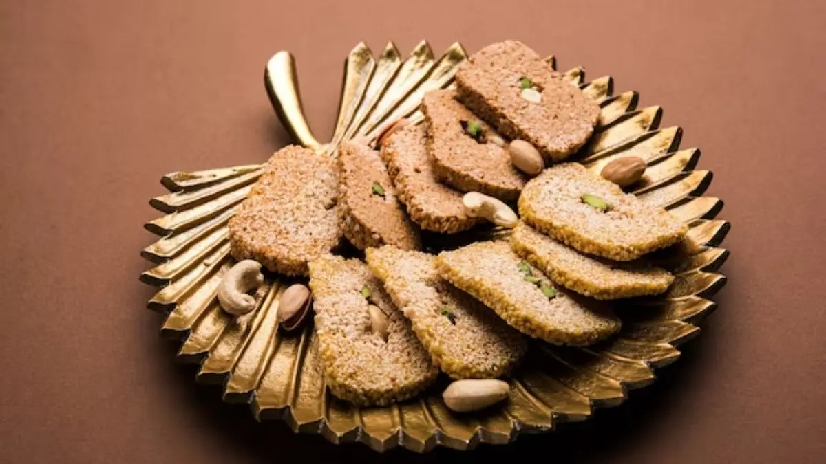 Til Mawa Gajak Recipe