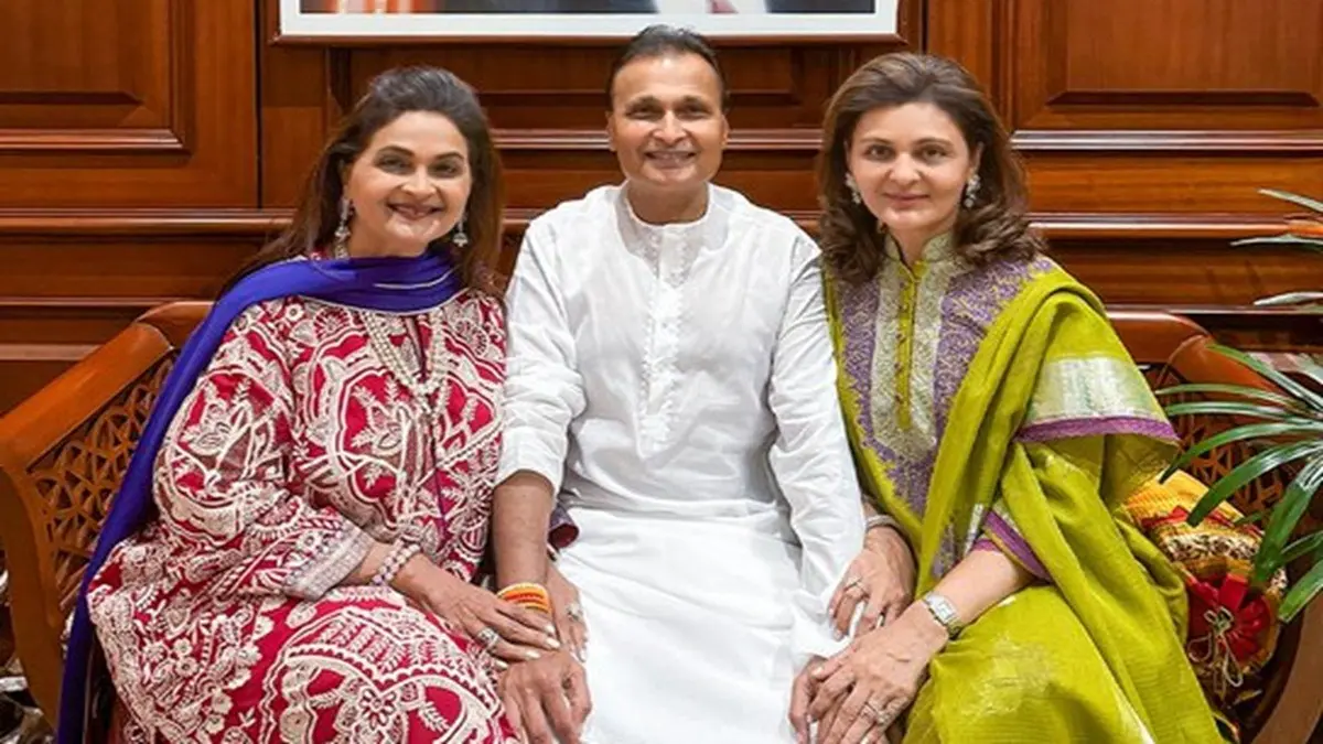 Tina Ambani Shares Adorable Raksha Bandhan Moments Of Anil Ambani With His Sisters Tina Ambani Shares Adorable Raksha Bandhan Moments Of Anil Ambani With His Sisters