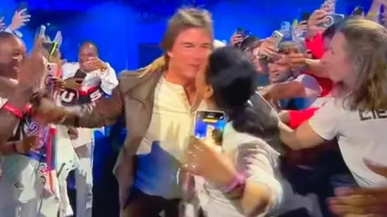 Viral Video: Woman Kisses Tom Cruise During Paris Olympics Closing Ceremony, Stirs Controversy Tom Cruise
