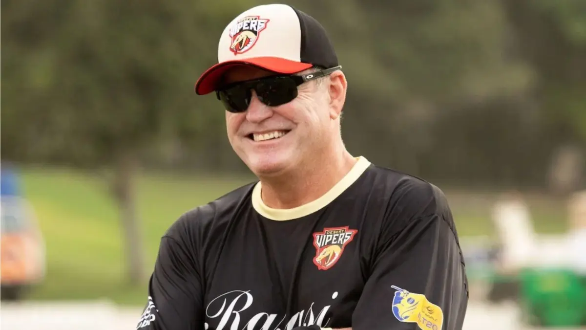 Tom Moody during coaching with Desert Vipers