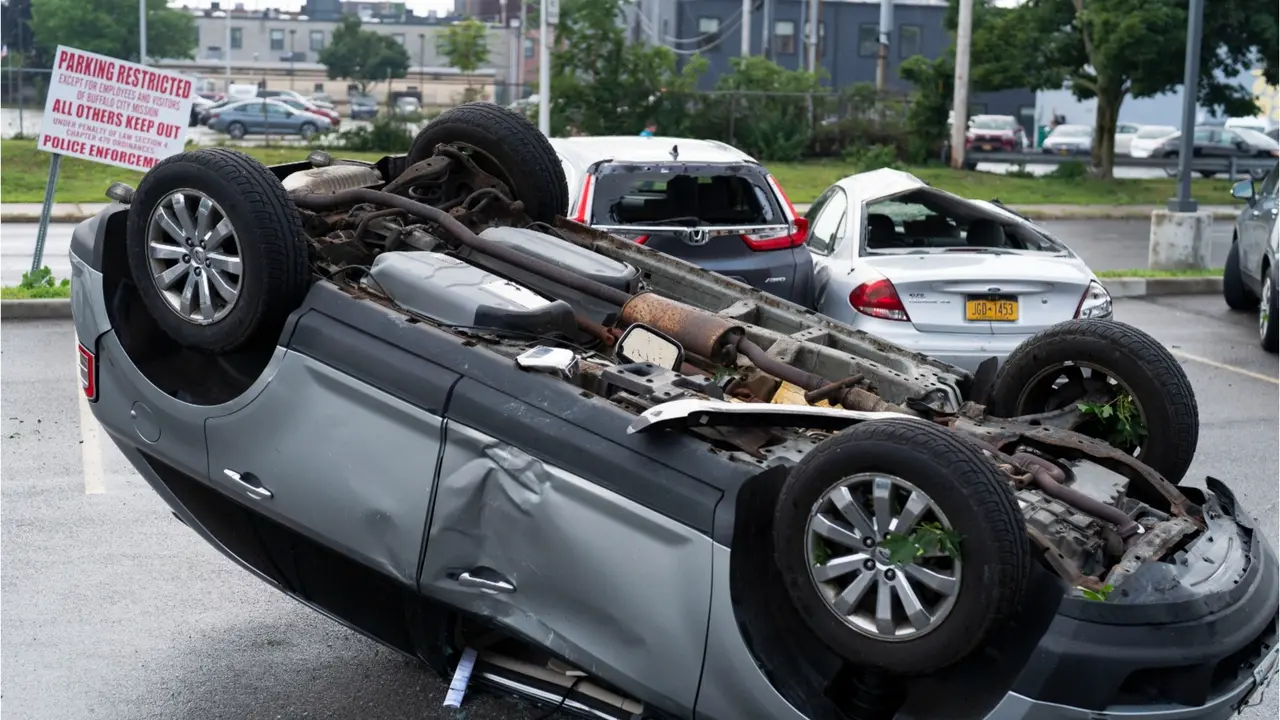 Tornado Hits NY's Buffalo City; Overturns Cars, Causes Significant Damage Tornado Hits Buffalo: Cars Overturned, Buildings Damaged