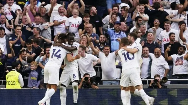 Tottenham Hotspurs players celebrate