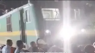 Train derails in Muzaffarpur