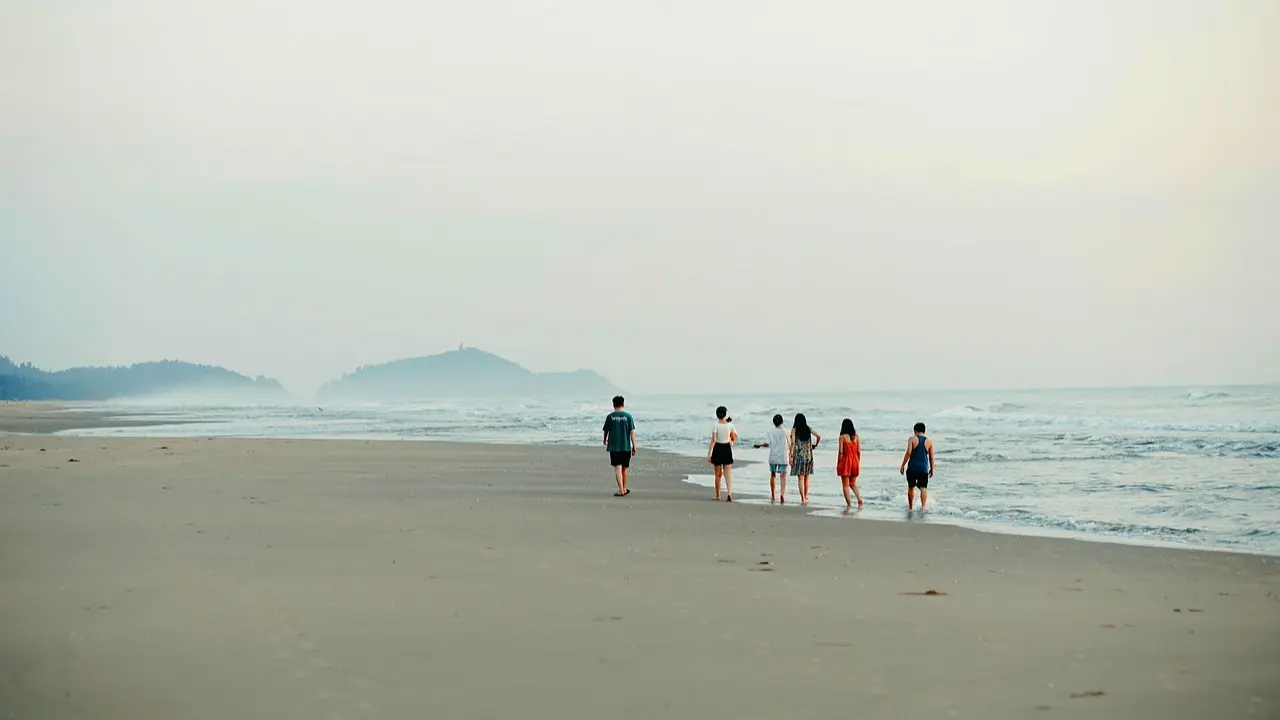 Not Friends Or Family, Indian Travel Enthusiasts Prefer ‘Frolleagues’ As Their Companion Travelling With Frolleagues