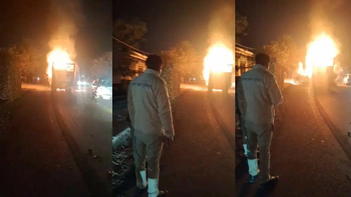 Caught on Camera: Speeding Truck Runs Into Bike Triggering Blast and Fire in Amroha, UP, 4 Injured Truck-Bike Collision in UP's Amroha